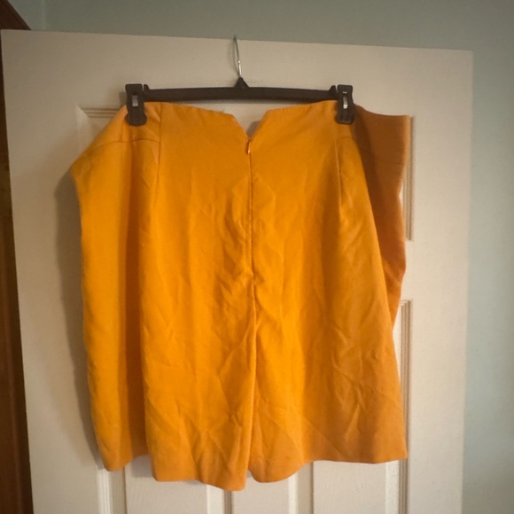 Dressy shorts - Picture 3 of 3